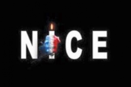 Minute de silence à la mémoire des victimes de l'attentat de Nice