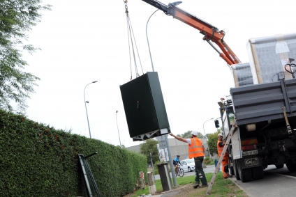 Arrivée de la fibre à Halluin : les premières armoires installées