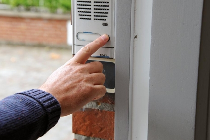 Attention vigilance sur le porte-à-porte